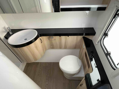 Hobby De Luxe 495 WFB - VELETRŽNÍ CENOVÁ NABÍDKA