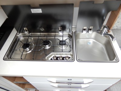 HOBBY De Luxe 400 SFe - akce 50.tis. příslušenství