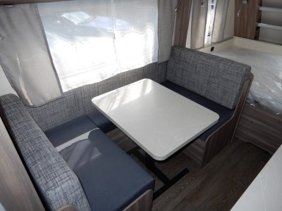 HOBBY 470 KMF ONTOUR - akce 50.tis. příslušenství